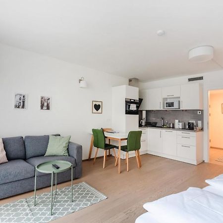 Quiet And Cozy Apartment Next To Mariahilfer Strasse And Naschmarkt With Ac, Minimum 30 Nights Vienna Esterno foto