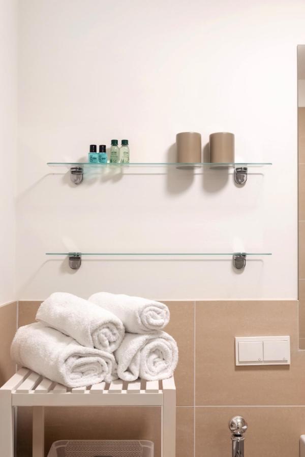 Quiet And Cozy Apartment Next To Mariahilfer Strasse And Naschmarkt With Ac, Minimum 30 Nights Vienna Esterno foto