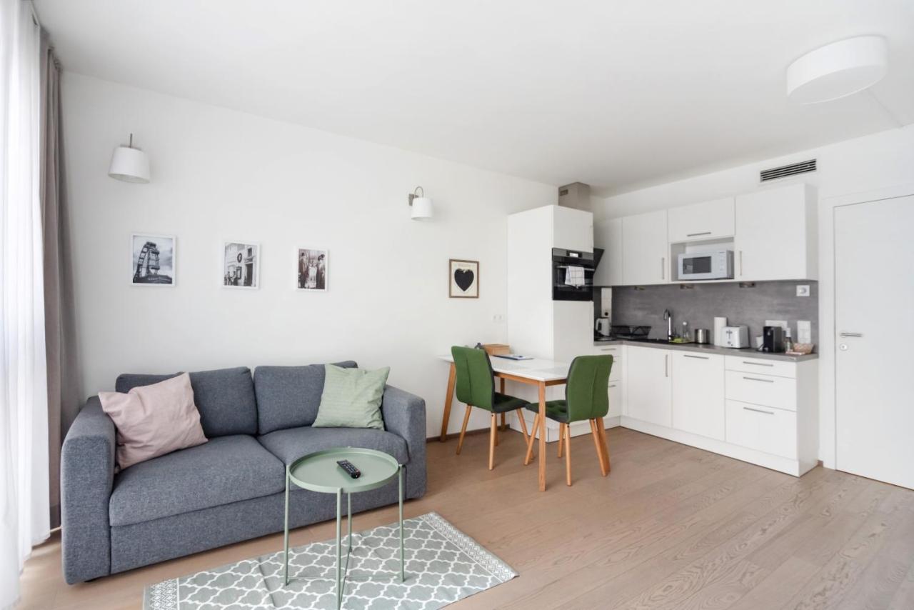 Quiet And Cozy Apartment Next To Mariahilfer Strasse And Naschmarkt With Ac, Minimum 30 Nights Vienna Esterno foto