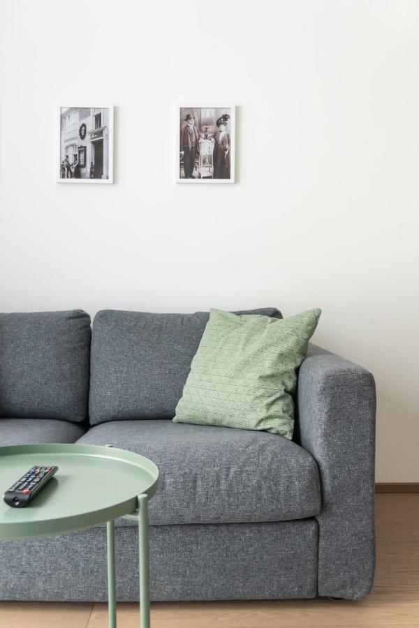 Quiet And Cozy Apartment Next To Mariahilfer Strasse And Naschmarkt With Ac, Minimum 30 Nights Vienna Esterno foto