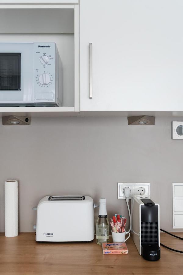 Quiet And Cozy Apartment Next To Mariahilfer Strasse And Naschmarkt With Ac, Minimum 30 Nights Vienna Esterno foto