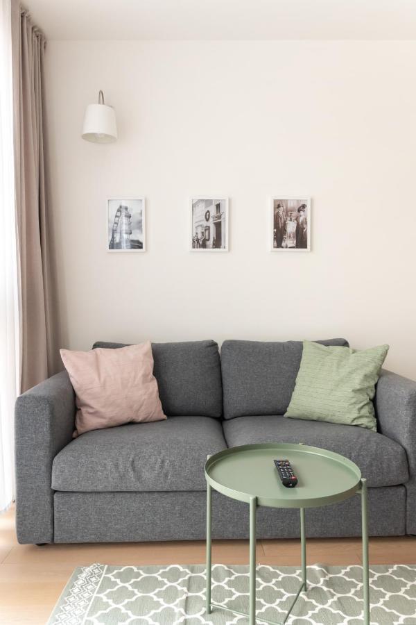 Quiet And Cozy Apartment Next To Mariahilfer Strasse And Naschmarkt With Ac, Minimum 30 Nights Vienna Esterno foto