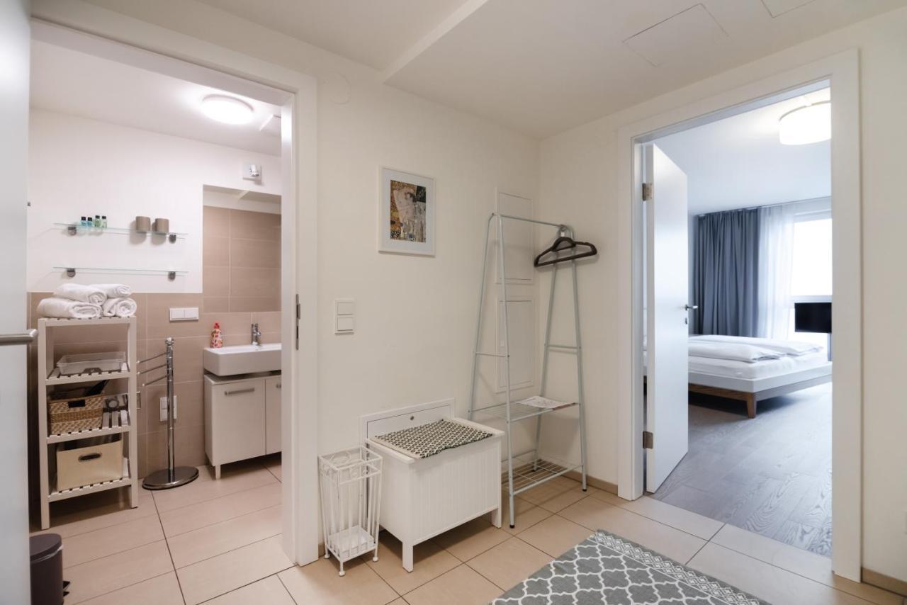 Quiet And Cozy Apartment Next To Mariahilfer Strasse And Naschmarkt With Ac, Minimum 30 Nights Vienna Esterno foto