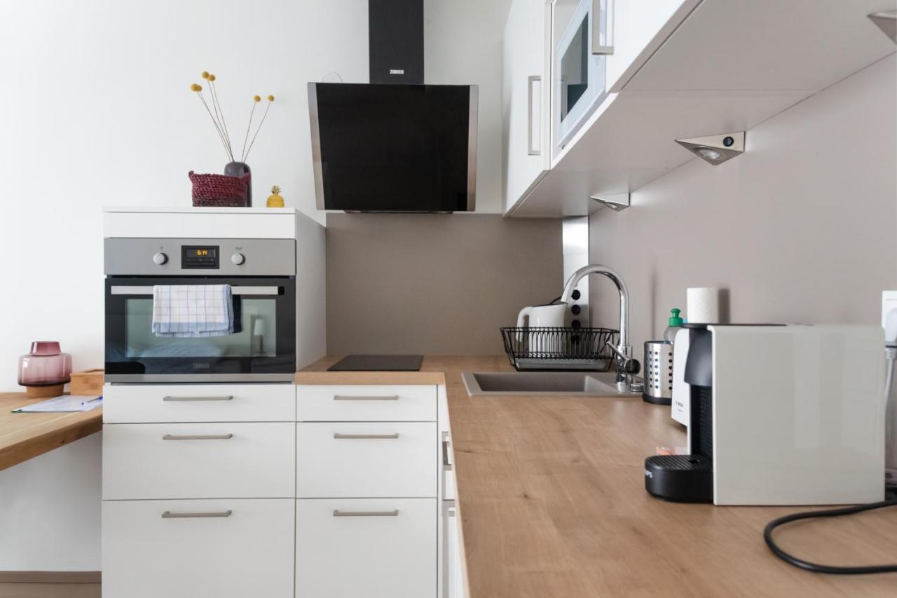 Quiet And Cozy Apartment Next To Mariahilfer Strasse And Naschmarkt With Ac, Minimum 30 Nights Vienna Esterno foto