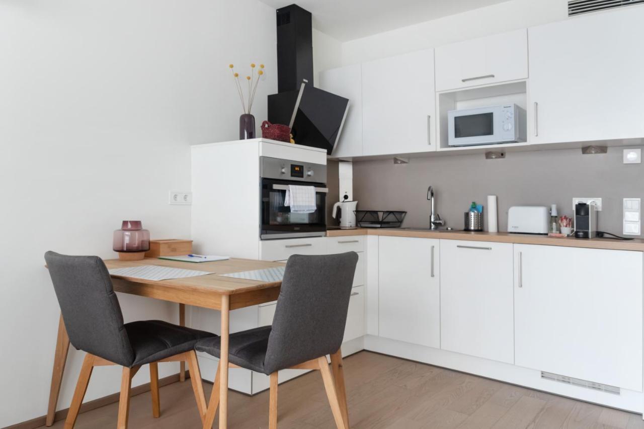 Quiet And Cozy Apartment Next To Mariahilfer Strasse And Naschmarkt With Ac, Minimum 30 Nights Vienna Esterno foto