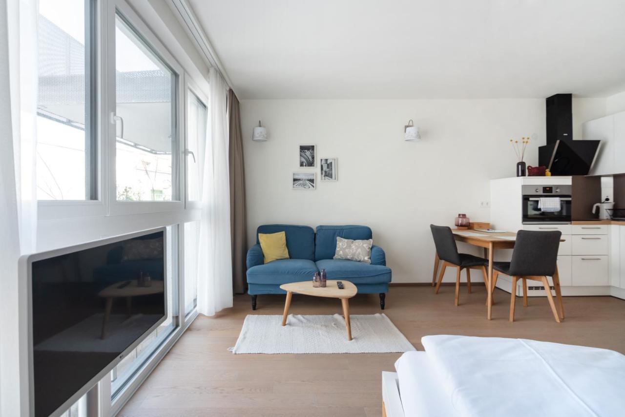 Quiet And Cozy Apartment Next To Mariahilfer Strasse And Naschmarkt With Ac, Minimum 30 Nights Vienna Esterno foto